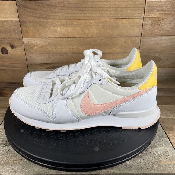 Nike Internationalist Women's Size 8 Running Shoes DM3076-100 White Sneakers - Picture 3 of 10